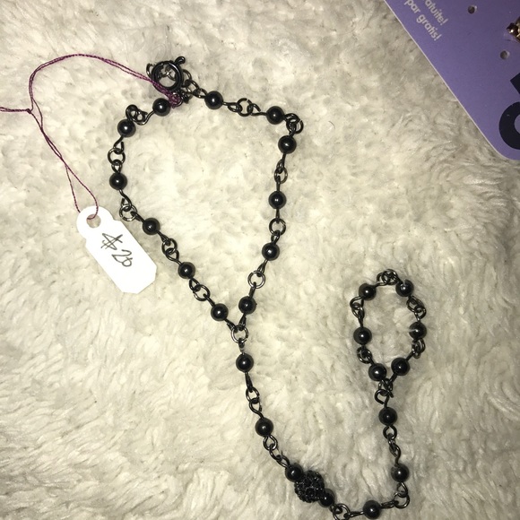 Earring bundle - Picture 2 of 4